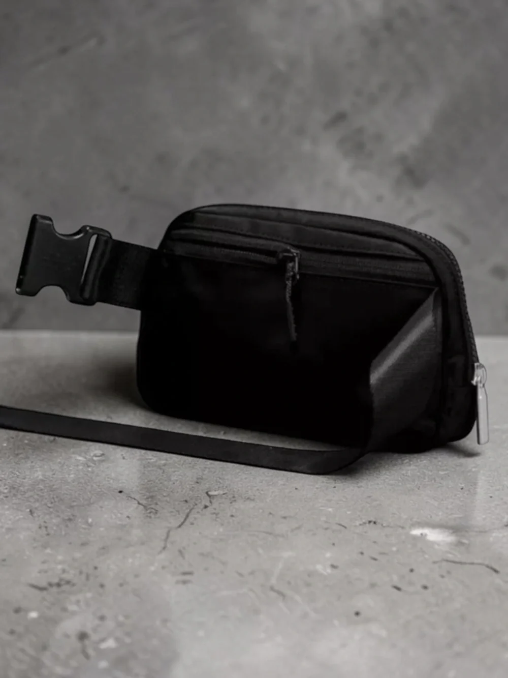 LULULEMON Everywhere Belt Bag – Black 1L, Extended Strap, NWT - Picture 9 of 11